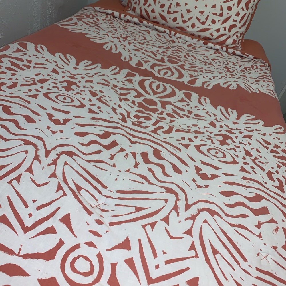 TWIN COMFORTER SET - Picture 2 of 3